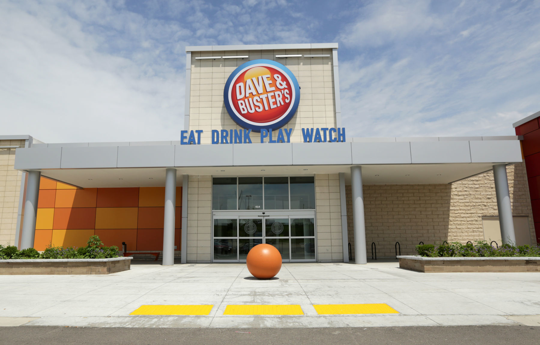 Dave & Buster's exterior